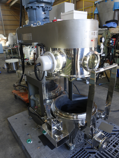 プラネタリーミキサー<br><br>ラムプレス付き