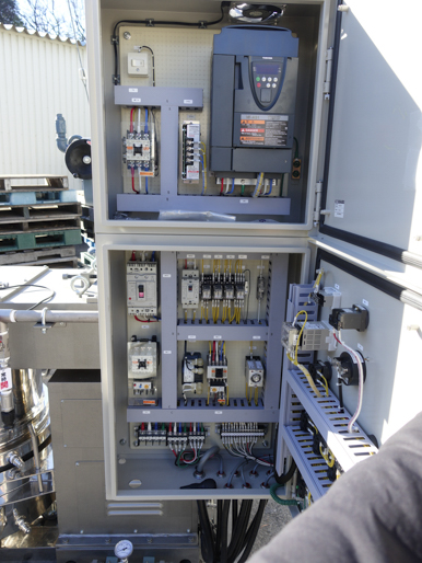 プラネタリーミキサー<br><br>ラムプレス付き