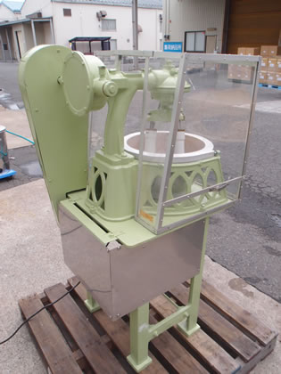 石川式<br>撹拌擂潰機<br><br>ライカイ機