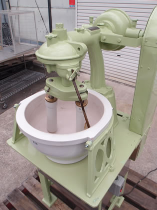 石川式<br>撹拌擂潰機<br><br>ライカイ機