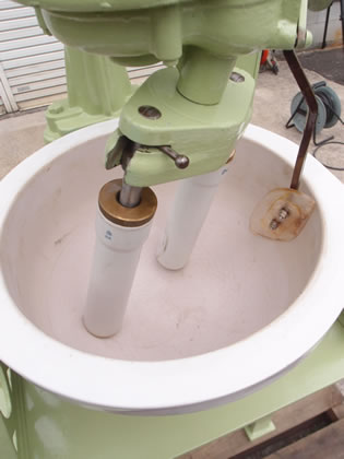 石川式<br>撹拌擂潰機<br><br>ライカイ機