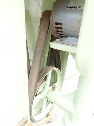 石川式<br>撹拌<br>擂潰機<br><br>ライカイ機