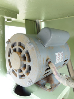 石川式<br>撹拌<br>擂潰機<br><br>ライカイ機