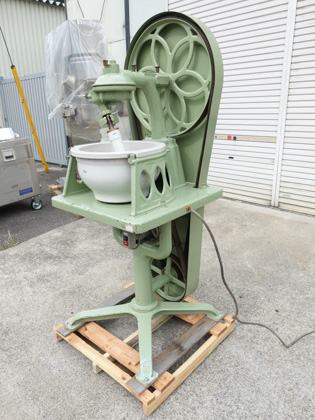 石川式<br>撹拌<br>擂潰機<br><br>ライカイ機