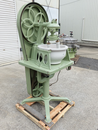 石川式<br>撹拌<br>擂潰機<br><br>ライカイ機