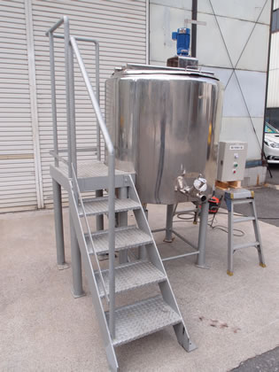 SUS<br>撹拌槽<br><br>パスチ<br>ライザー