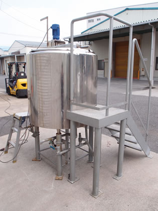 SUS<br>撹拌槽<br><br>パスチ<br>ライザー