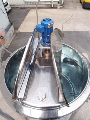 SUS<br>撹拌槽<br><br>パスチ<br>ライザー