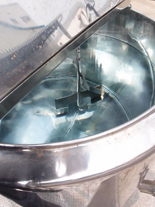 SUS<br>撹拌槽<br><br>パスチ<br>ライザー