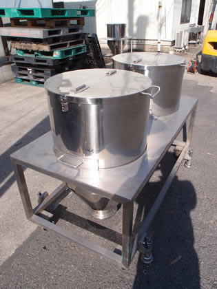 2連式<br>ステンレス<br>ホッパー<br>タンク