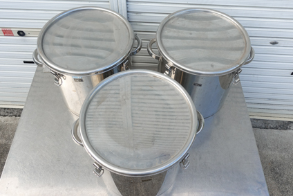 爪付きSUS<br>バケツタンク<br><br>