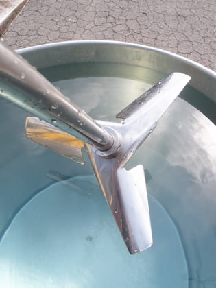 クランプ<br>可搬式<br>撹拌機