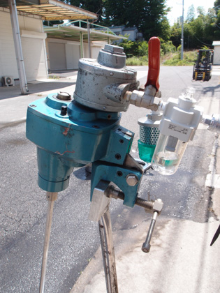 エアー<br>モーター式<br>可搬式<br>撹拌機