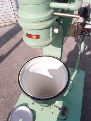 超高速<br>遠心<br>分離機<br><br>シャー<br>プレス