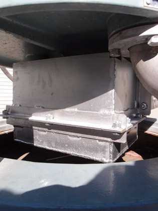 上部排出型<br>遠心分離機<br><br>バスケット<br>遠心分離機