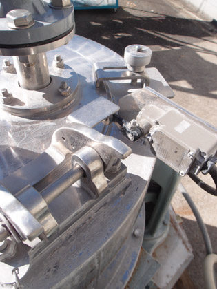 上部排出型<br>遠心分離機<br><br>バスケット<br>遠心分離機