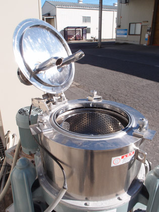 上部排出型<br>遠心分離機<br><br>バスケット<br>遠心分離機