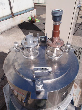 上部排出型<br>遠心分離機<br><br>バスケット<br>遠心分離機