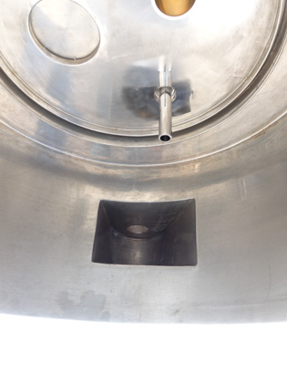 ケーシング<br>開放可能<br><br>上部排出型<br>遠心分離機