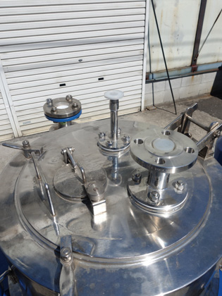 ケーシング<br>開放可能<br><br>上部排出型<br>遠心分離機