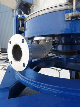 ケーシング<br>開放可能<br><br>上部排出型<br>遠心分離機