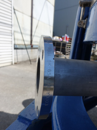 ケーシング<br>開放可能<br><br>上部排出型<br>遠心分離機