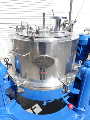 ケーシング<br>開放可能<br><br>上部排出型<br>遠心分離機