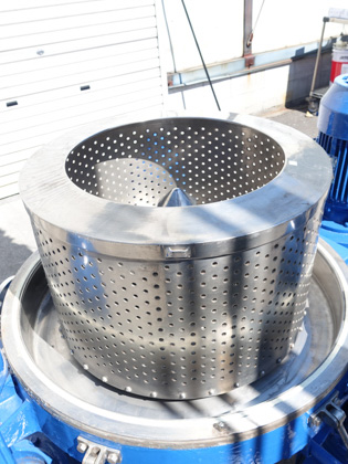 ケーシング<br>開放可能<br><br>上部排出型<br>遠心分離機