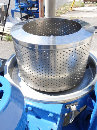 ケーシング<br>開放可能<br><br>上部排出型<br>遠心分離機