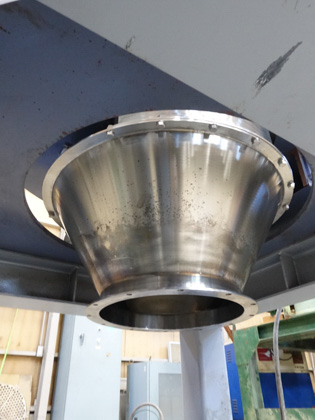 全自動式<br>底部排出型<br>遠心分離機