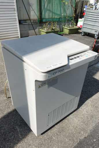 小型冷却型<br>遠心分離機