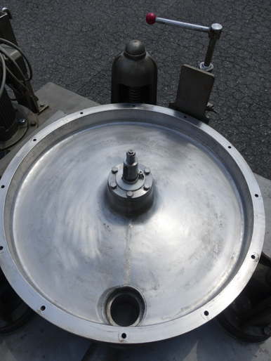 SUS316<br>バスケット式<br>上部排出型<br>遠心分離機