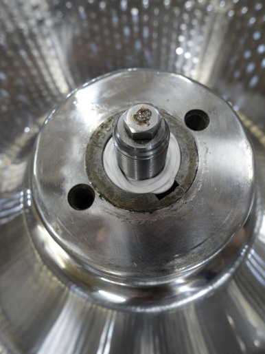 SUS316<br>バスケット式<br>上部排出型<br>遠心分離機