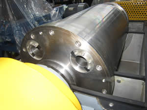 デカンタ<br>連続式<br>遠心分離機