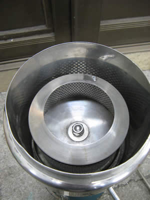 上部排出型<br>遠心分離機<br>バスケット型<br>卓上