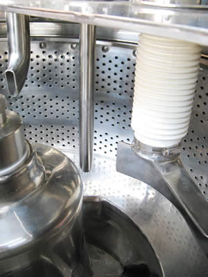 底部排出型<br>遠心分離機<br>バスケット型