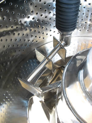 底部排出型<br>遠心分離機<br>バスケット型