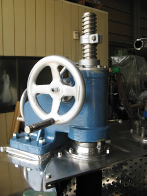 底部排出型<br>遠心分離機<br>バスケット型