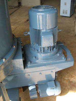 底部排出型<br>遠心分離機<br>バスケット型