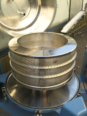 上部排出型<br>遠心分離機<br>バスケット型