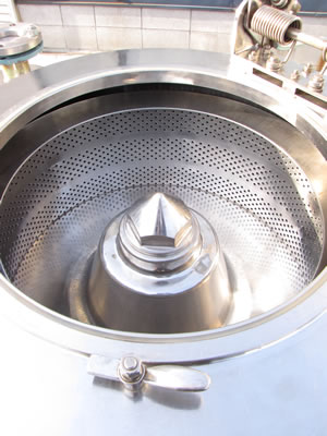 上部排出型<br>遠心分離機<br>バスケット型