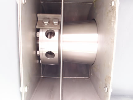 連続式<br>遠心分離機<br><br>デカンター