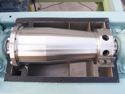 連続式<br>遠心分離機<br><br>デカンター