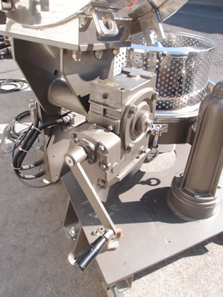 ケーシング<br>開閉型<br>上部排出型<br>遠心分離機