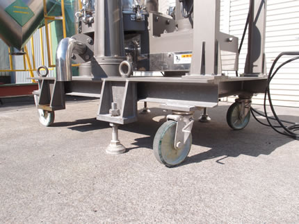 ケーシング<br>開閉型<br>上部排出型<br>遠心分離機