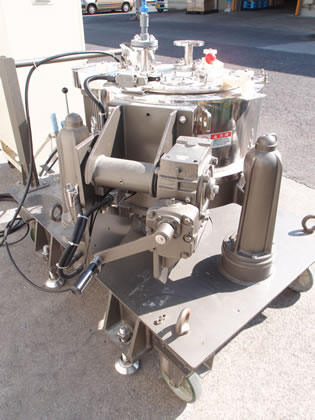 ケーシング<br>開閉型<br>上部排出型<br>遠心分離機