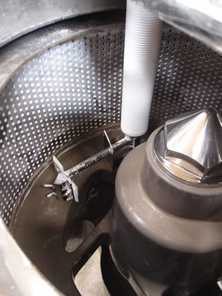 全自動<br>底部排出型<br>遠心分離機