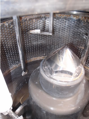 全自動<br>底部排出型<br>遠心分離機