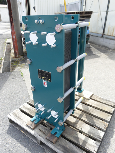新品入荷<br><br>プレート式<br>熱交換器