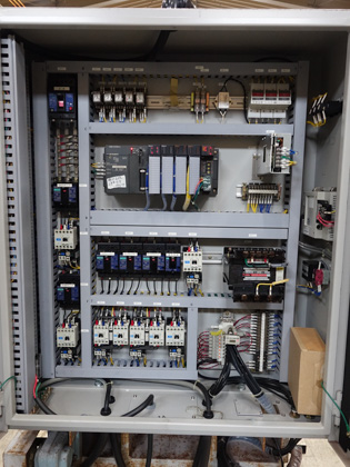 小型<br>全自動<br>圧搾式<br>フィルター<br>プレス